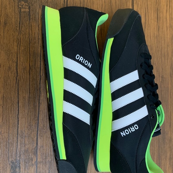 Shoes - Picture 2 of 3